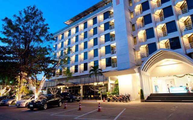 Отель Sandalay Resort Pattaya вид на фасад