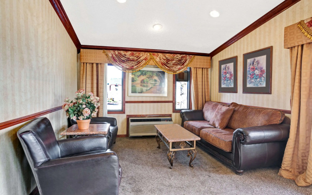 Knights Inn - Madison Heights