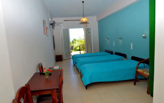 Alexandros Apartments