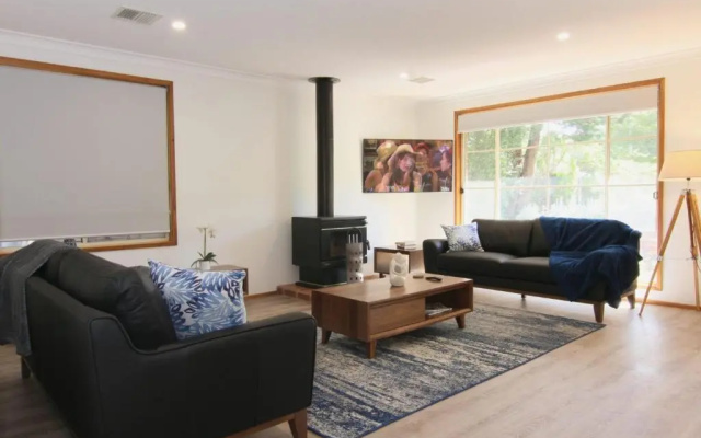 12 Mount Porepunkah Road