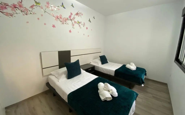 New Modern Immaculate 2 Bed 6 guestApartment Bobby
