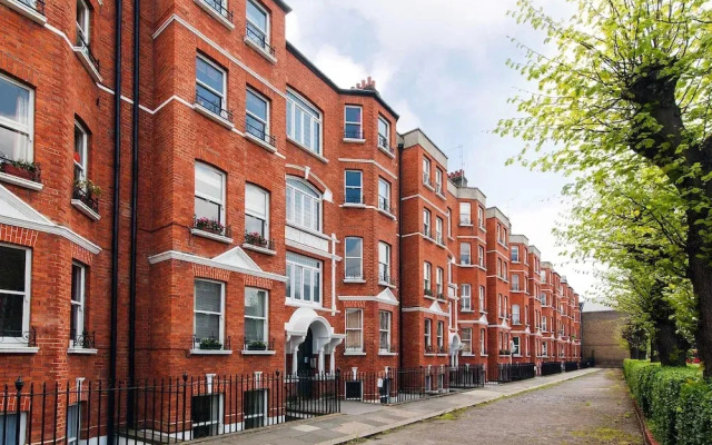 The Fulham Drive Mansion - GA15 - RGB 96027