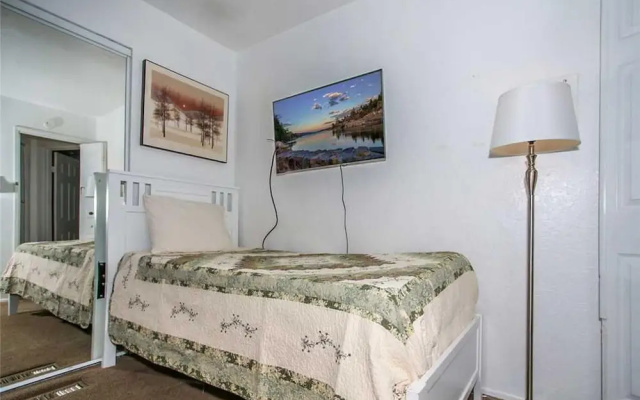 Affordable Lakeview Condo