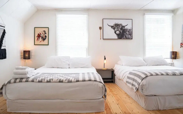 The Downtown Hive by Revelstoke Vacations