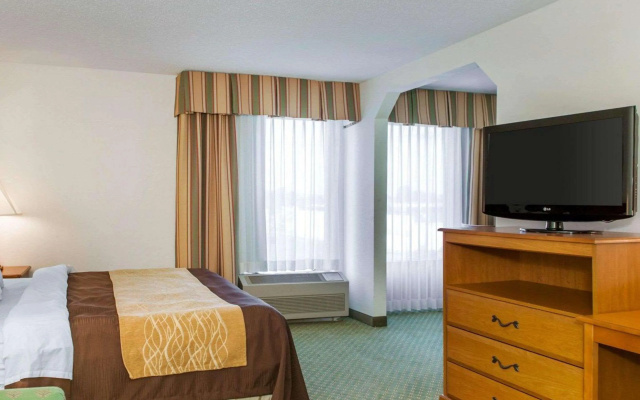 Quality Inn & Suites Near Amish Country