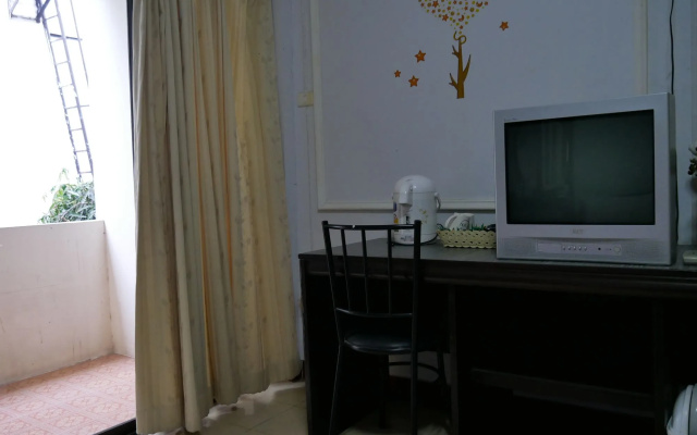 Phuttipong Apartment