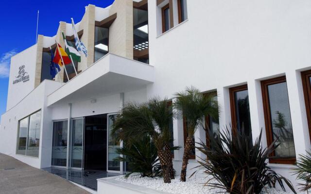 Отель Andalussia Испания, Кониль-де-ла-Фронтера - отзывы, цены и фото номеров - забронировать отель Andalussia онлайн вид на фасад