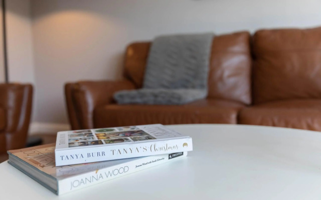 Stunning 1 Bed Merchant City Apartment with Parking