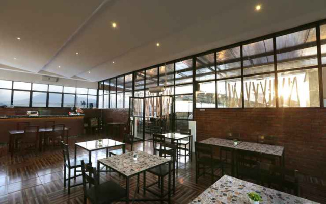 Kar's Inn Tembalang
