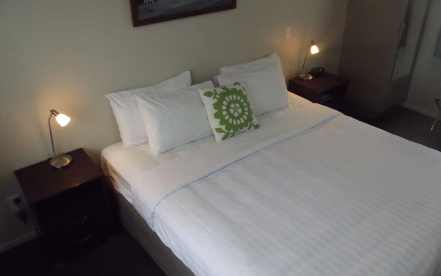 Arena Court Motel