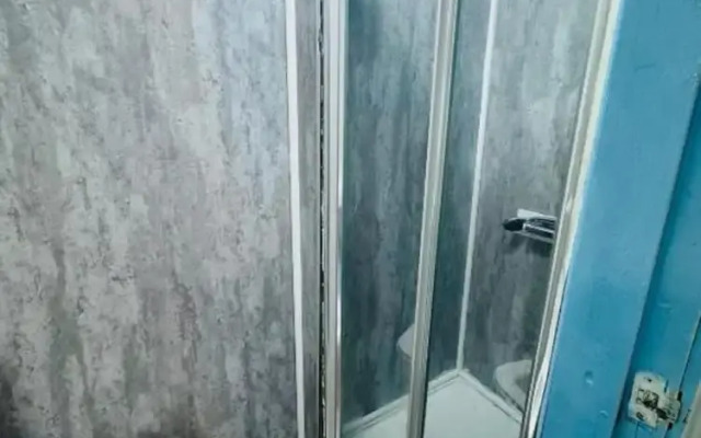 OYO Unique Private Rooms - Bolton Central, Free Parking
