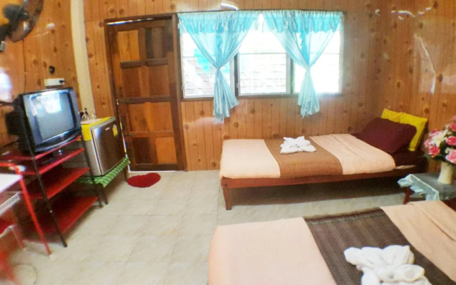 Norachan Guesthouse - female only