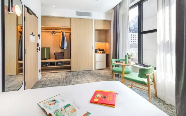 Holiday Inn Melbourne Bourke Street Mall by IHG