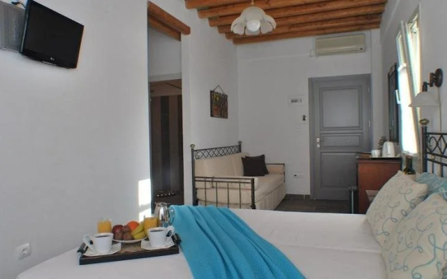 Myrto Hotel & Bungalows