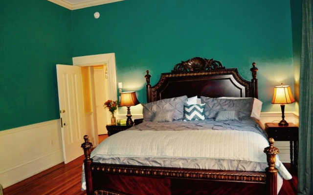 Early Inn at the Grove