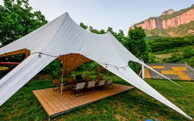 QIANNA HOTEL GLORIOUS (Xinxiang Baligou)