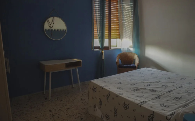 Home Close to the sea With Terrace and Free Parking