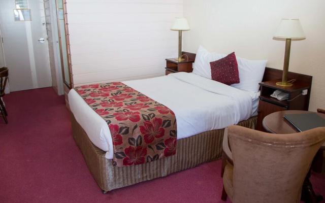 Westlodge Hotel