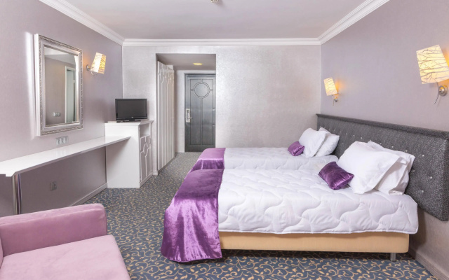 Caprice Beach Hotel