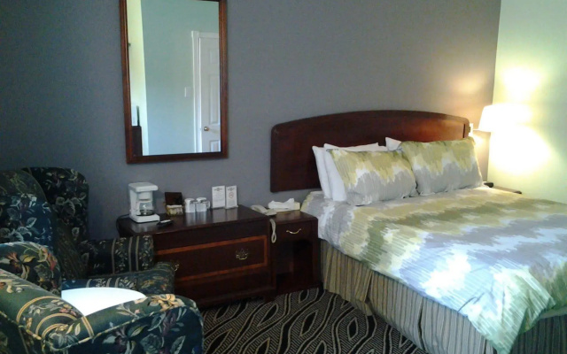 Lakeshore Suites