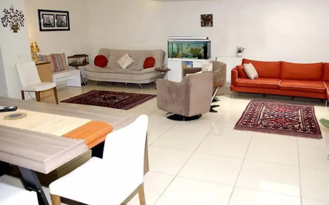 İkiz Palmiye Kiz Oğrenci Pansiyonu - Caters to Women - Hostel