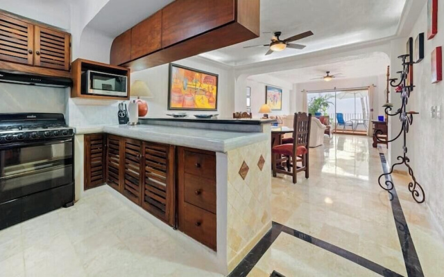 Ocean View 2Br Condo-balcony-beach-pool - 212