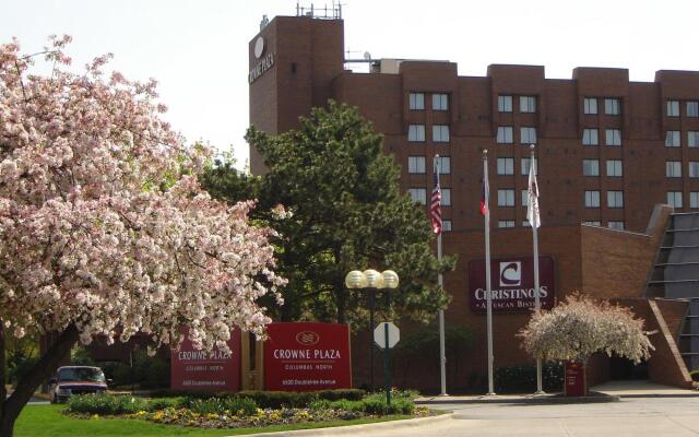 Отель Crowne Plaza Columbus North- Worthington США, Колумбус - отзывы, цены и фото номеров - забронировать отель Crowne Plaza Columbus North- Worthington онлайн вид на фасад