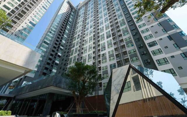Отель The Base Central Pattaya by Arawat вид на фасад