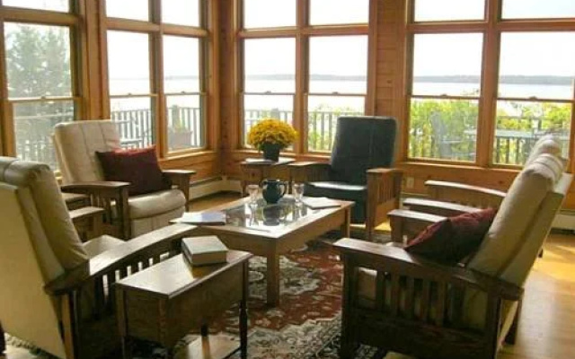9th Wave Lodge