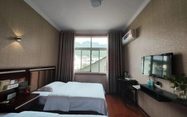 Xindongshan Business Hotel