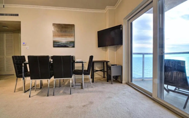 Regatta Beach Club C1009 2373