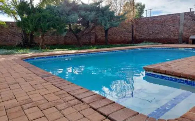 Aloes Guest House 1st on Camp