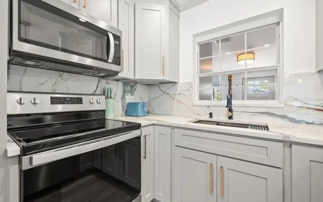 Stylish Villa Near Treasure Island Beaches