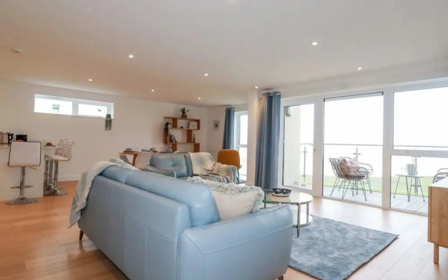 Fistral Retreat