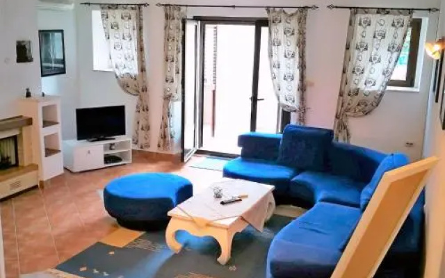 Apartments F&A