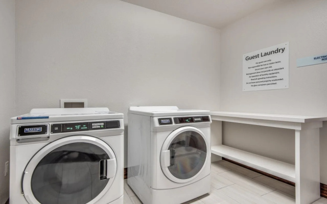 Holiday Inn & Suites Dallas-Addison by IHG