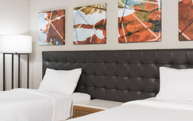 Sonesta Hotel Grand Rapids Airport