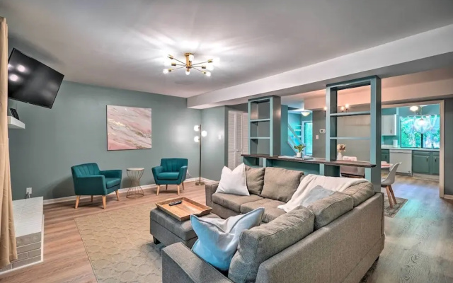 Stylish Durham Townhome < 5 Mi to Downtown!