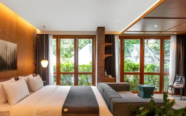 The House Tour Hotel with The Potting Shed