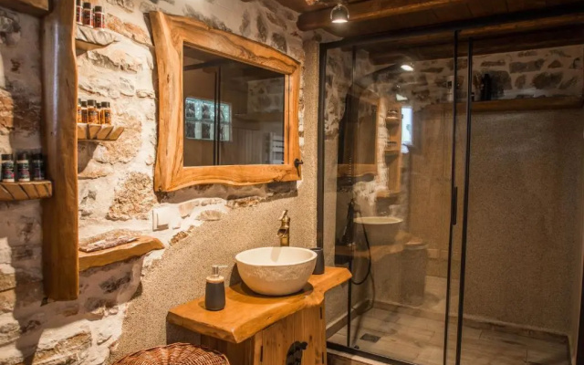 Karyoupolis Lounge Cave House