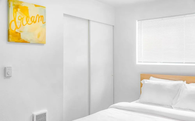 Seattle Cloud 2BR Prime Location