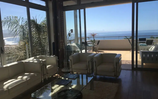 Penthouse 230m2 on the Sea