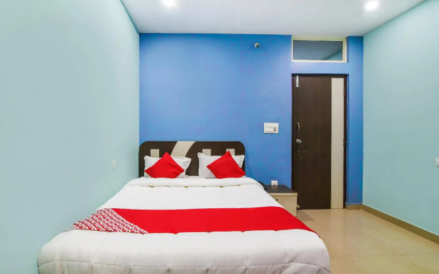 Oyo 36425 Sri Sai Residency