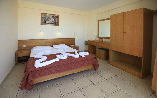 Отель Menia Beach