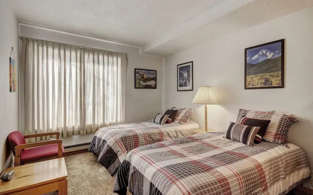 2062 The Pines 2 Bedroom Condo by RedAwning