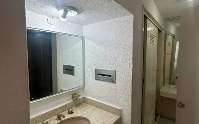 Suites Omega Torres Gemelas