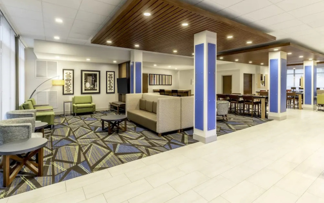 Holiday Inn Express Milwaukee West Allis, An Ihg Hotel