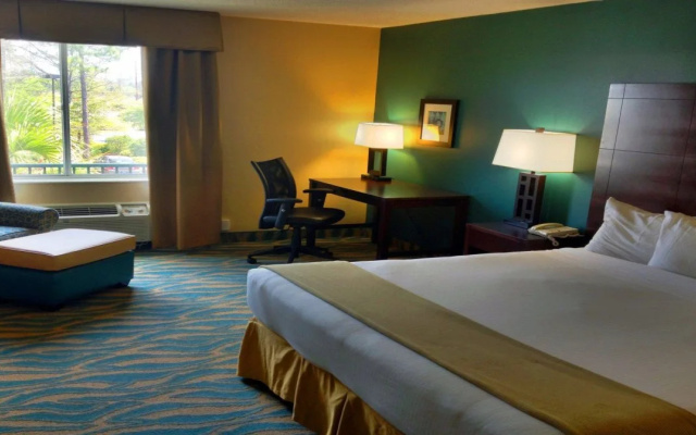 Holiday Inn Express Hotel & Suites Bluffton @ Hilton Head Area