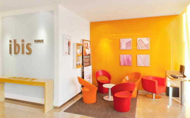 Ibis Ningbo Qianhu