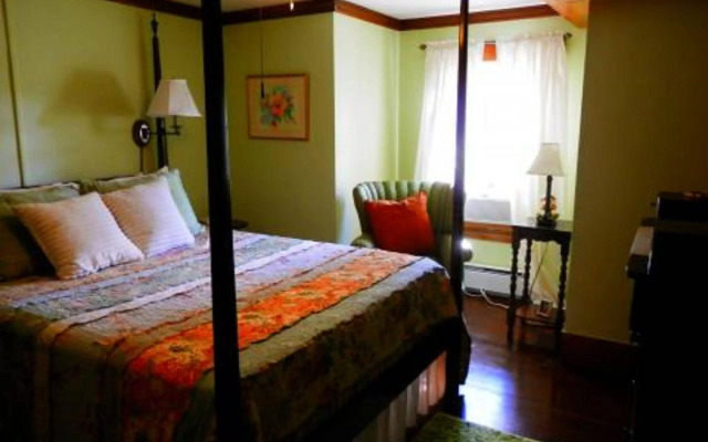 Follansbee Inn